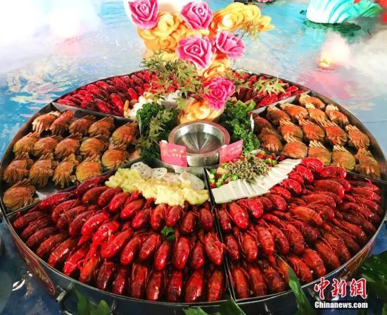 小龍蝦橫行德國柏林 政府鼓勵(lì)吃貨們大快朵頤！